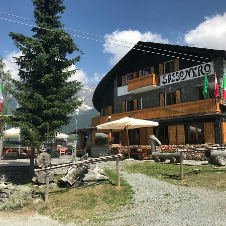 Sasso Nero Hotel Chiesa in Valmalenco Exterior foto