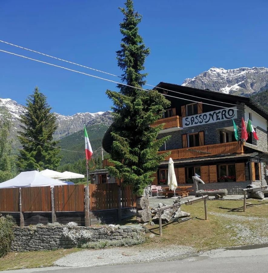 Sasso Nero Hotel Chiesa in Valmalenco Exterior foto