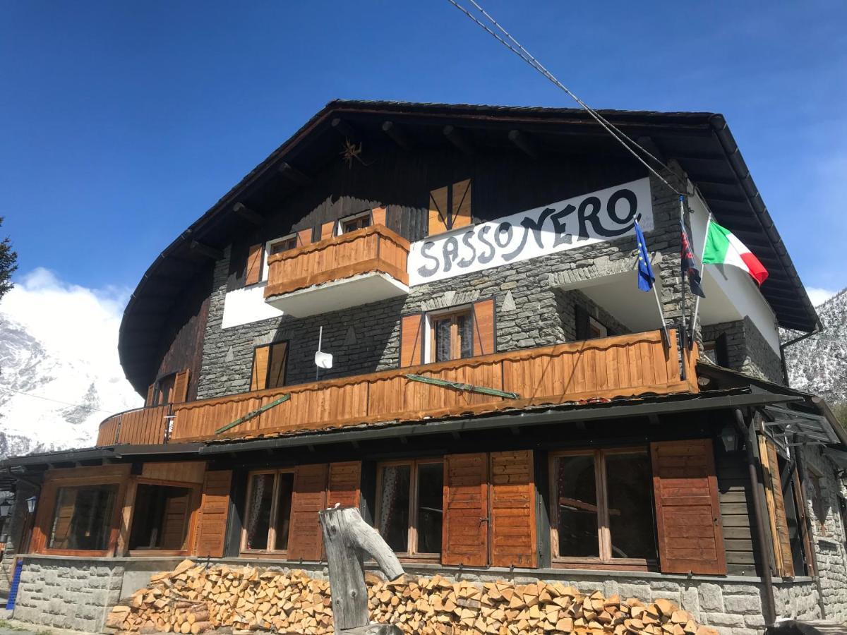 Sasso Nero Hotel Chiesa in Valmalenco Exterior foto