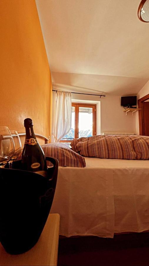 Sasso Nero Hotel Chiesa in Valmalenco Exterior foto