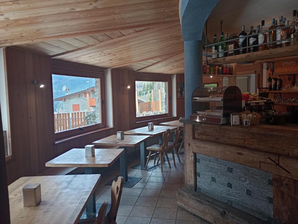 Sasso Nero Hotel Chiesa in Valmalenco Exterior foto