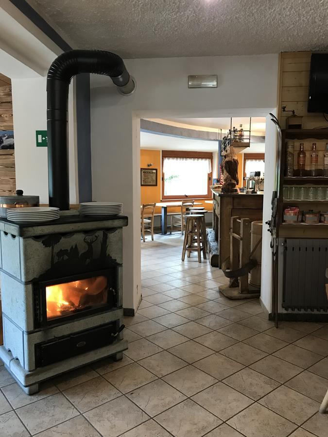 Sasso Nero Hotel Chiesa in Valmalenco Exterior foto
